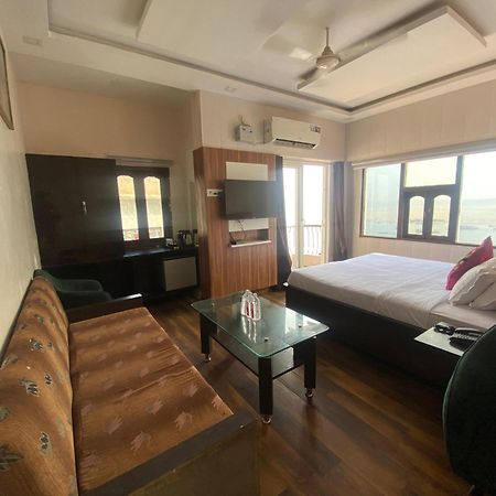 ורנאסי Hotel Sita Palace On Heritage Ghats Of Benaras מראה חיצוני תמונה