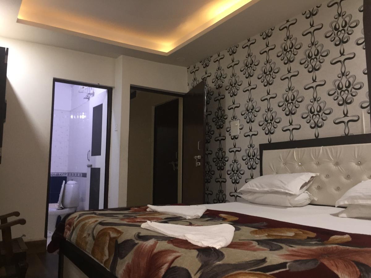 ורנאסי Hotel Sita Palace On Heritage Ghats Of Benaras מראה חיצוני תמונה